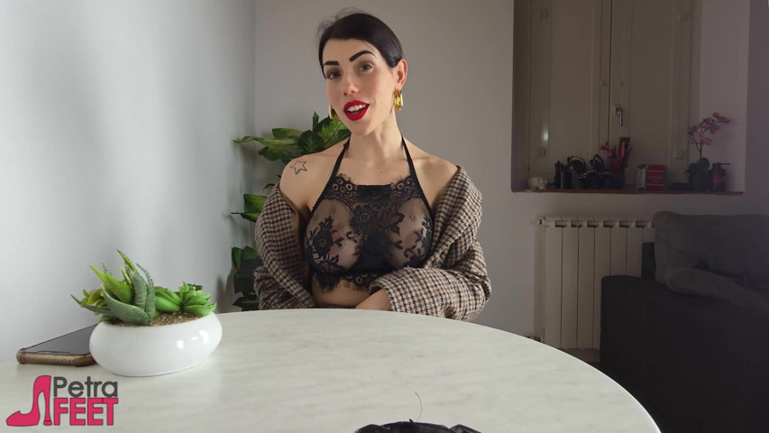 Naughty Diva Seduces a Stud Before Rubbing Her Yellowish Soles on His Face (Best Nylon Feet Videos) Naughty Diva Seduces a Stud Before Rubbing Her Yellowish Soles on His Face (Best Nylon Feet Videos)