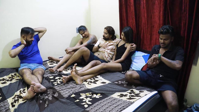 RIABHABI: HADCORE-FICKEN MIT FREUNDEN, GANBANG, INDISCHER DESI-SEX MIT SCHÖNEN MÄDCHEN