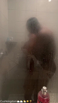 Хорошенькая кубинская чернокожая латина впервые извращается перед камерой