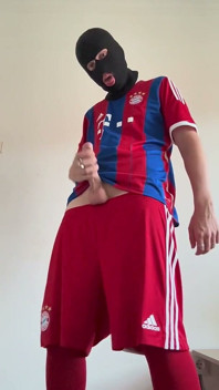 Nadržený brácha se vrací domů z fotbalového tréninku