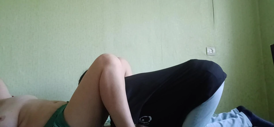 Lesbian-candys: Я ем зрелую волосатую киску мачехи моего бойфренда, когда его нет дома