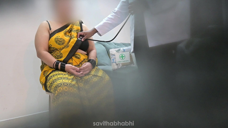 savithabhabhi: Bác sĩ lạm dụng bệnh nhân nghèo trong phòng khám