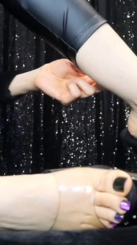 Mesmerizing Iridescent Nails Arabian Foot Worship