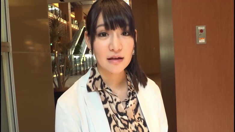 EAGLE Global: Five Star Beauty - Pemilihan suri rumah. Mengepam berterusan sehingga dia...