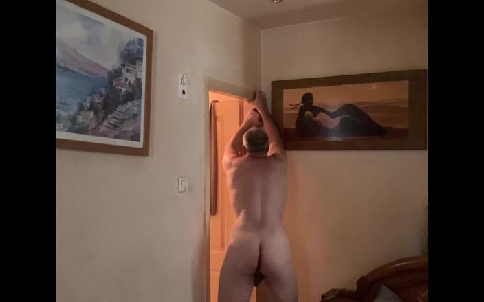 Alex Art: Uomo con culo grosso