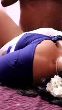 Sexy zia con le grandi tette in Sari e camicetta blu scopata duro cremosa figa