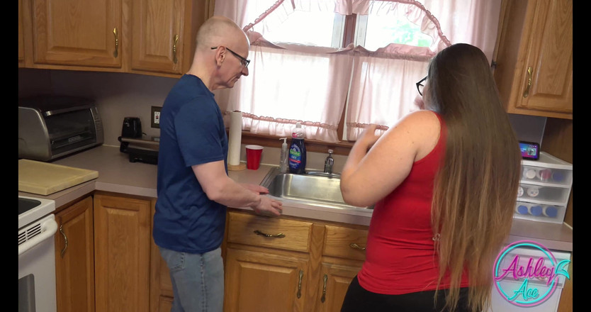 AshleyAce69: フルサービス - アシュリー・エースがローガンの全パイプの排水を担当します!