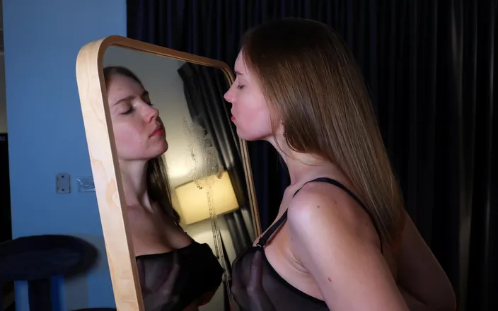 Vanilla studio: Custom Fetish 4K. Mirror Kiss with Squirt in Pantyhose