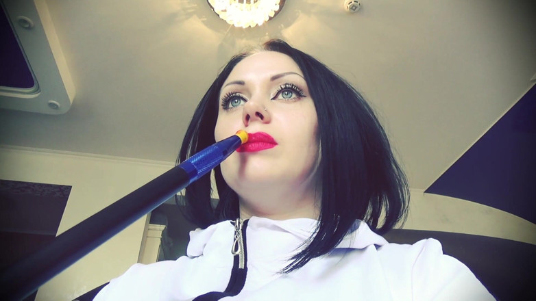 Goddess Misha Goldy: Trăgându-te jos sub vraja mea de fum