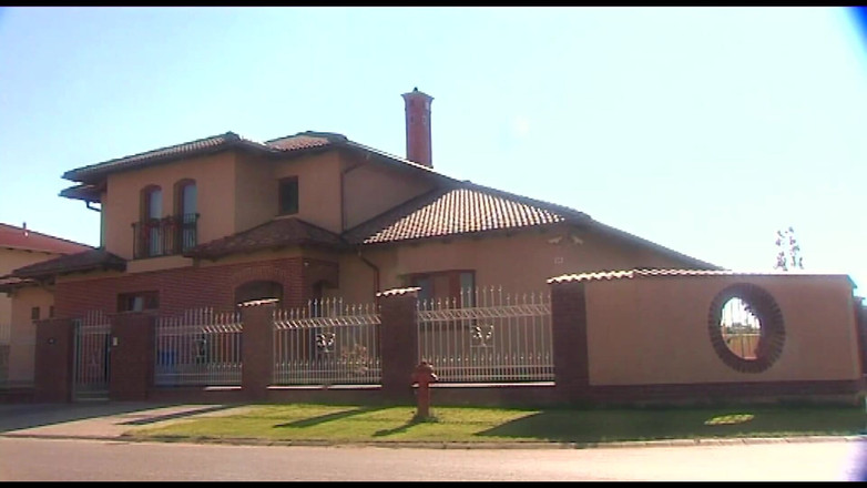 Romance with Love: 3 hodiny tvrdého análního sexu s krásnými pornohvízdami