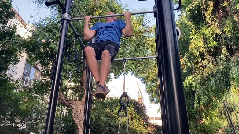 Alex Igogo: Aku akan memompa diriku sendiri dan go jerk off.