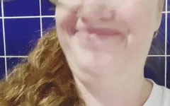 Winkelcentrum toilet pissend