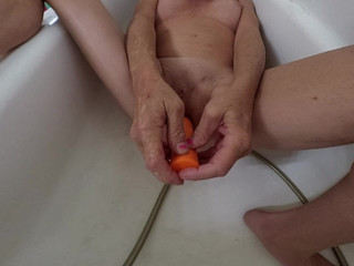 Lizzy Yum VR: Liz young vr 2025 dilate banyo yapıyor seks oyuncağı 35