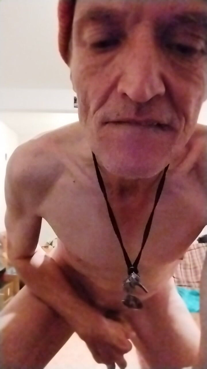 Loleauve: オレンジのビーニー帽で全裸!