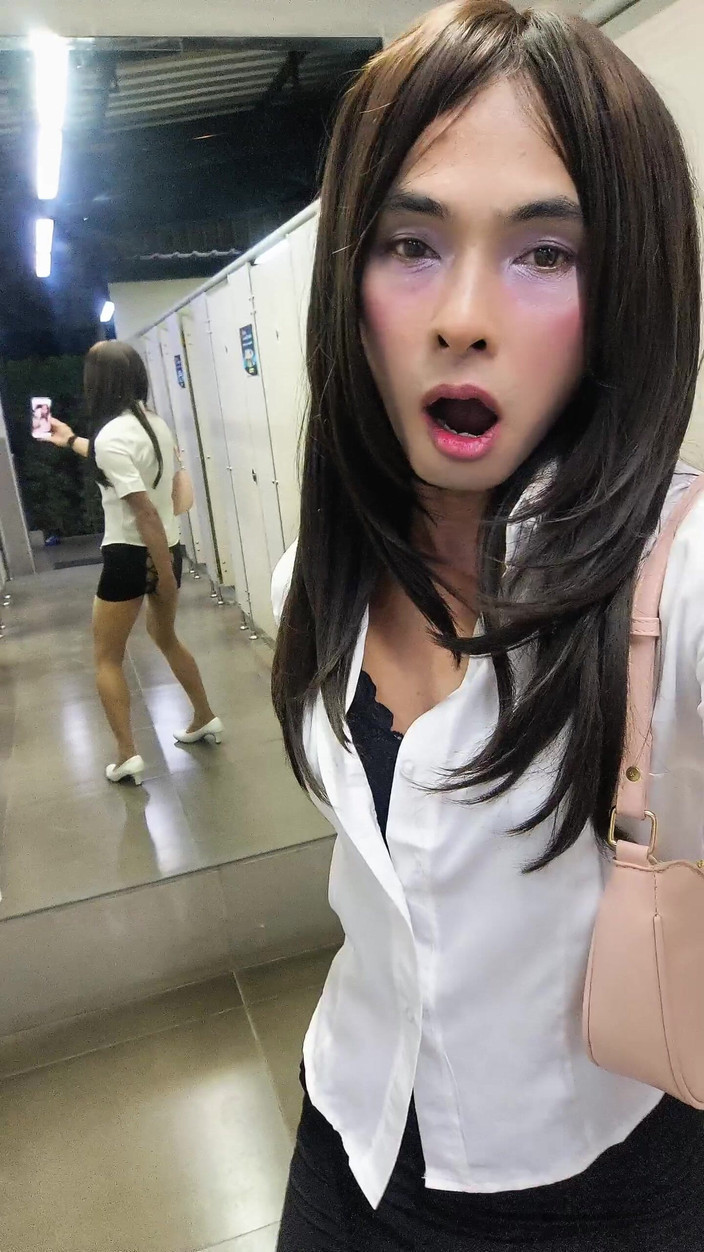 Menaiisd: Moje Sissy se chová jako děvka.