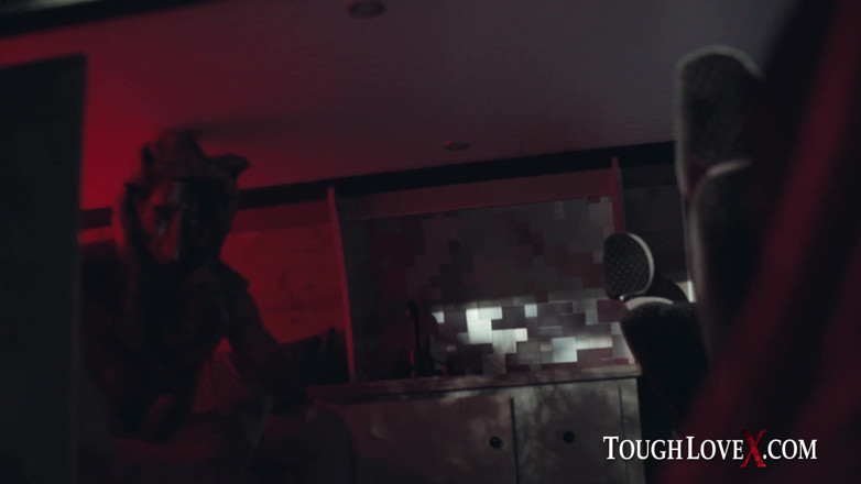 ToughLoveX: TOUGHLOVex - il cappuccetto rosso Scarlett Mae incontra Werestud