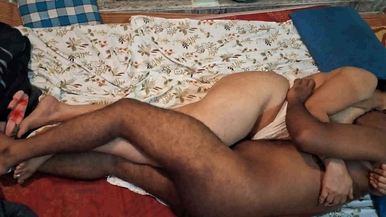 Sexy sindu: リアルカップルの初めての二人きりの夜