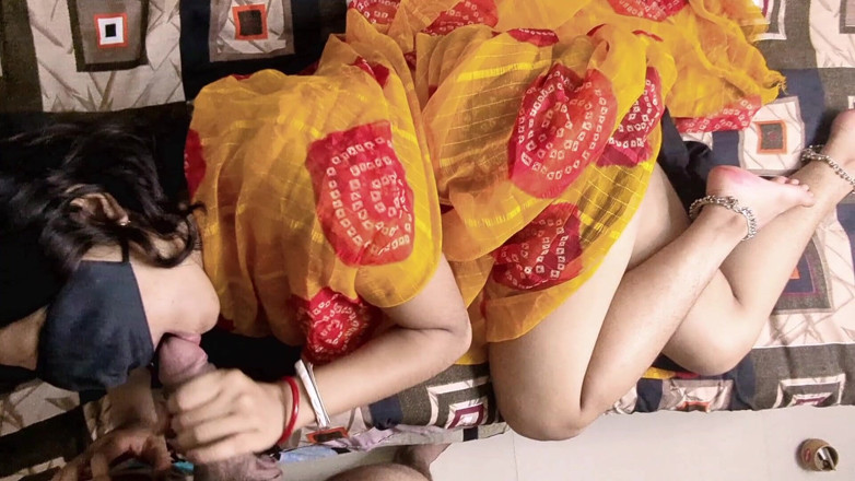 RinaKumari55: La calda rina bhabi si gode la scopata hardcore con...