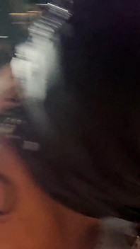 Bi otrokyně kouří mrdku honění při čištění mrdky femdom maledom