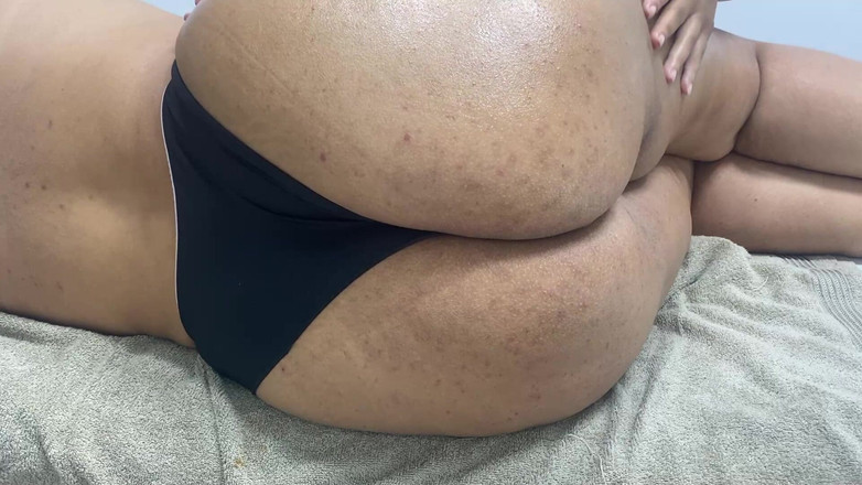 kloyesteicy: Sgrillettando il culo grasso