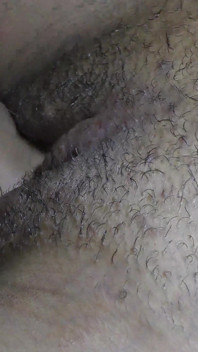 Cette salope noire adore les grosses bites blanches