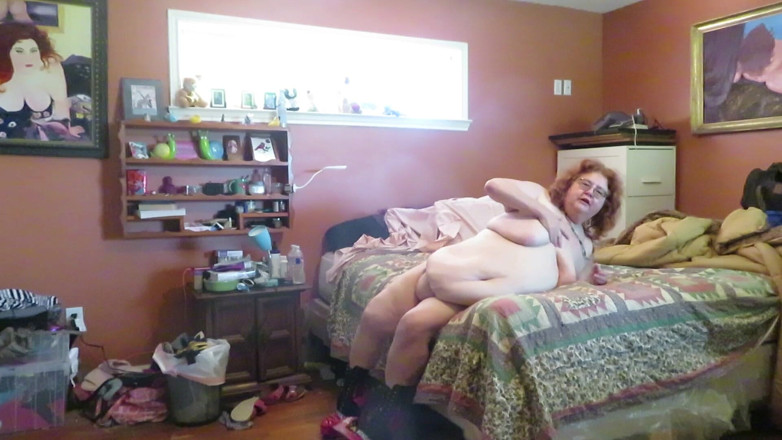 BBW nurse Vicki adventures with friends: Strip provocação de vestido vermelho e botas flamejantes parte 2 pós...