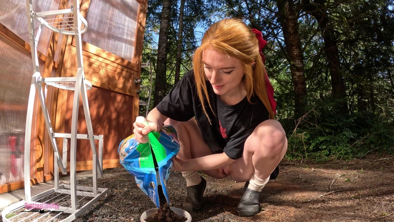 Destination Kat: Mijando em uma panela