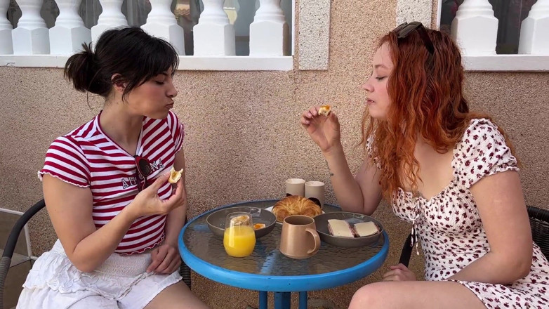 Sheryl X Sinclair: エマ・CとシェリルXと一緒にフレンチ&スペインの朝食をお楽しみください