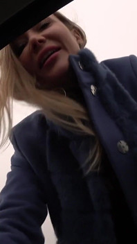 Looks Like a Rich Hooker - Swhores