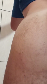 Mostrando Mi Pequeño Culo Apretado Mientras Escuchamos Asmr