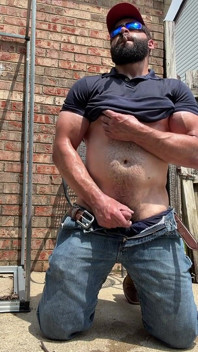 Rabuda fella cigar e edge out back