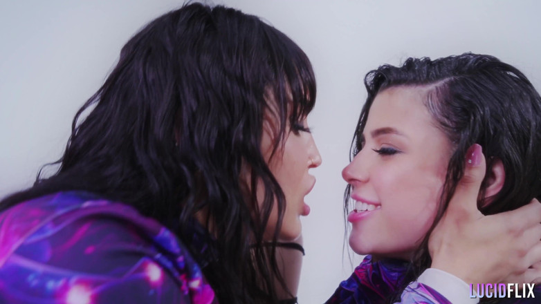 Lucid Flix: Luminati - Kylie rocket e vanessa sky in Andromeda