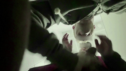 Throateman: Učitelův tlustý sání na veřejném záchodě. Facky pro studenta