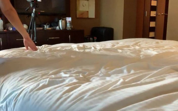 Sensual productions: MILF W stora tuttar får stor kuk i Vegas