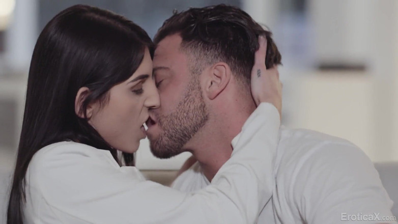Erotica X: Von der abschlussballkönigin zu femme fatale - EroticaX