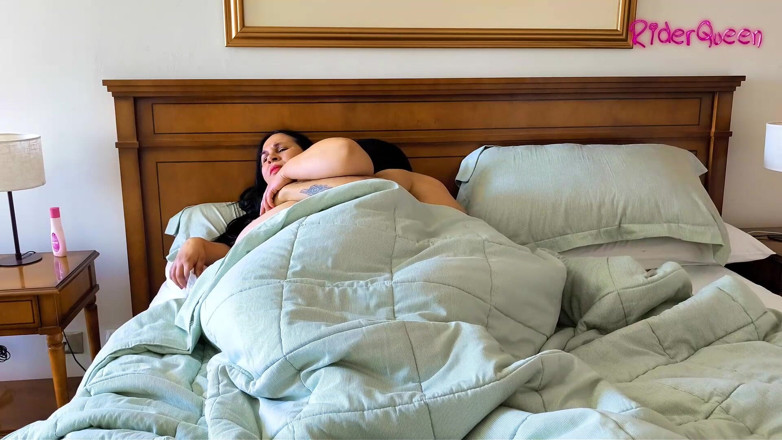 Riderqueen: Fucking at Piaceri 28 Poses as Husband Cam V1