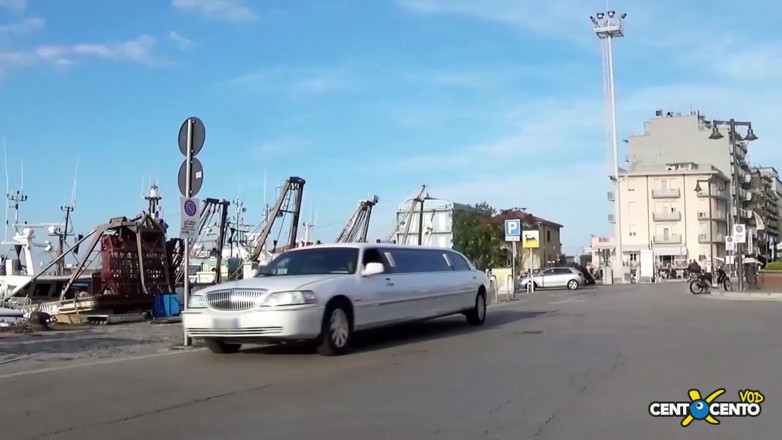 Topaweb: A spacious and welcoming limousine in which to give vent...