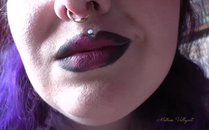 Mxtress Valleycat: Dragonfruit Smoke Tease