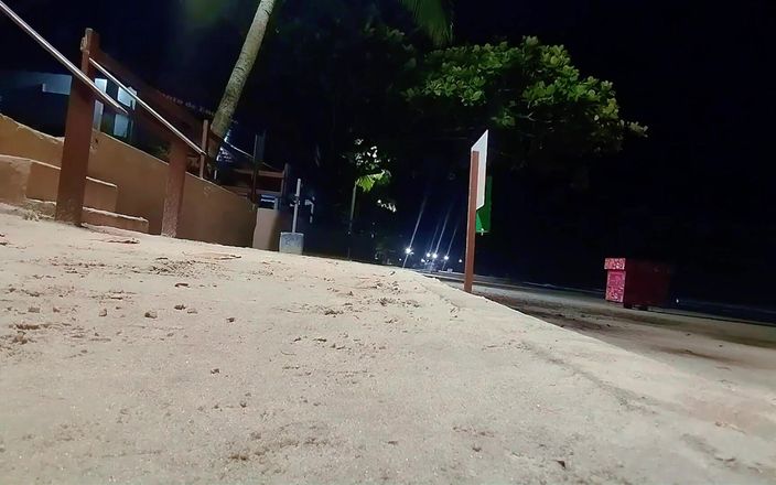 Marcosninfo: La gente sulla spiaggia viene fuori quando mi bagno con...