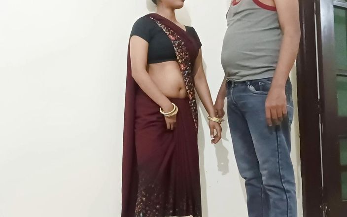 Sakshi Pussy: 印度德西村哥欺骗她的丈夫，称为村姐夫，并称他害怕狗式性爱清晰