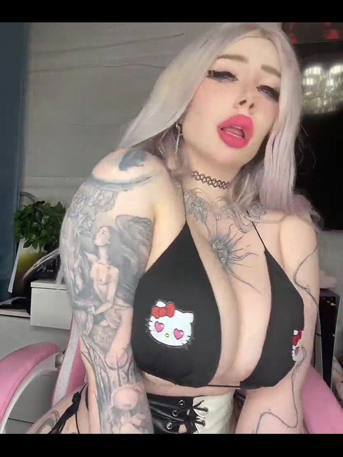 Peachgardens: La ragazza del giocatore non ha spento il suo stream...