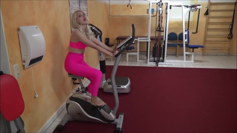 Helena Moeller: Sexe avec mon entraîneur de fitness à la salle de sport