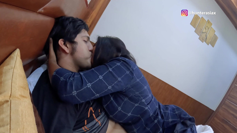 hunter Asia: Sandhya Bhabhi’s Private Moments - a Secret Connection