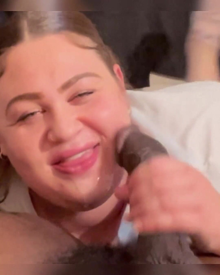 TrotzillaTheGod: Kakak tiriku nyepong kontolku saat mantan pacarku nggak berhenti ngadu...