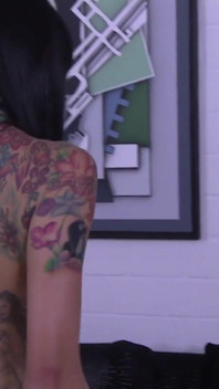 하드코어한 후배위 섹스를 즐기는 섹시한 거유 갈색 머리