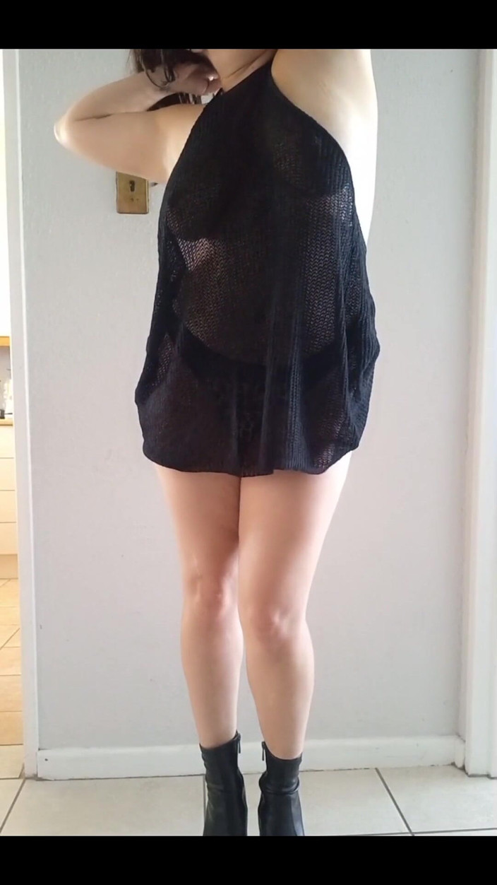 Kinky Lyrical: Sedikit Pemeriksaan Pakaian dan Badan Check All in One