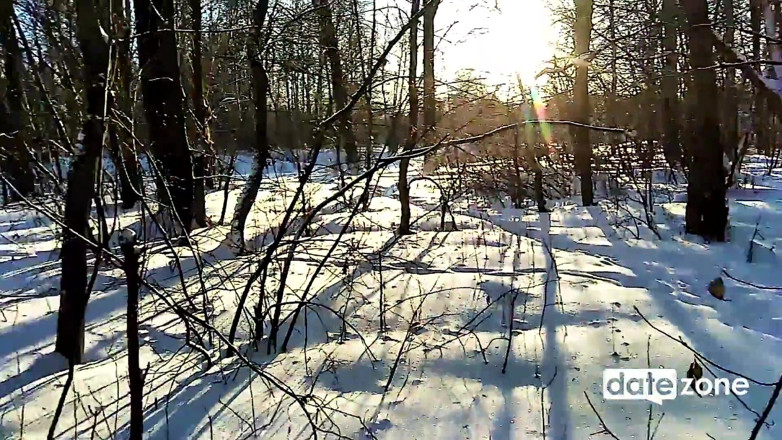 Datezone: Amateur Outdoor Last Winter Blowjob