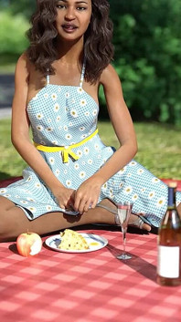 Where the Heart Is: on a Picnic with the Mature Cougar MILF in the Park - Episode 211