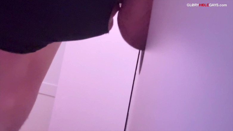 GLORYHOLEGAYS: Ayah lurus yang sudah menikah di lubang - dia membiarkanku menangani...