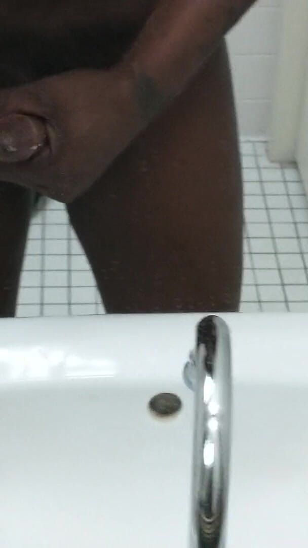 Moewhitted1: Handjob in bathroom